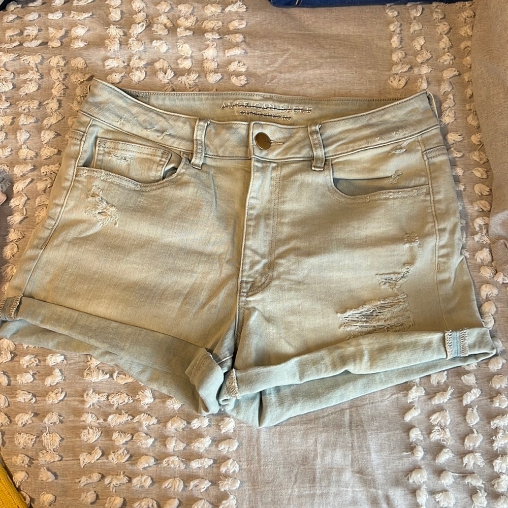 American Eagle Hi-Rise Shortie